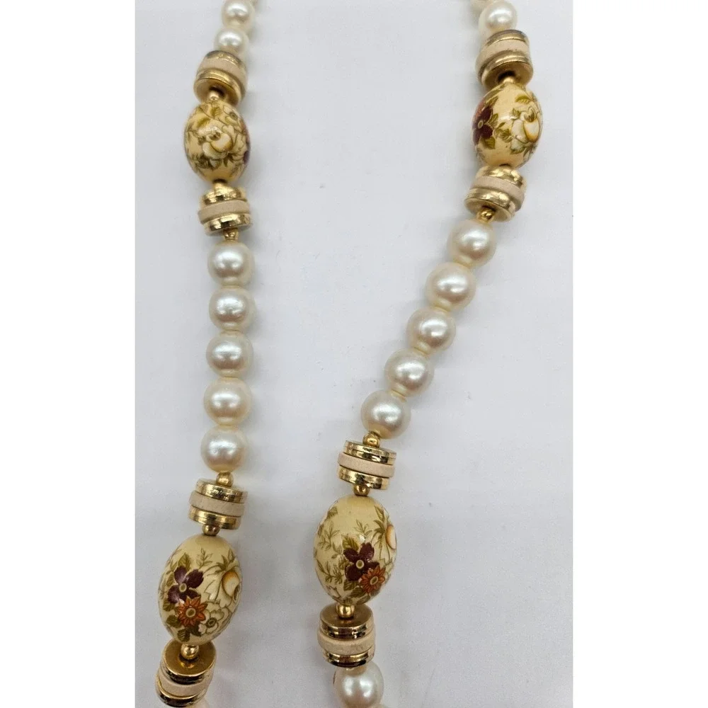 Vintage Japan Faux Pearl Painted Floral Flower‎ Bead 26